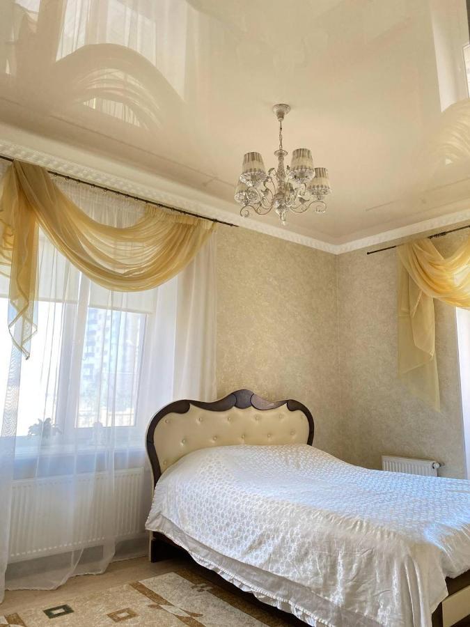 Apartments Koryatovichi Street Kamianets-Podilskyi Exterior photo